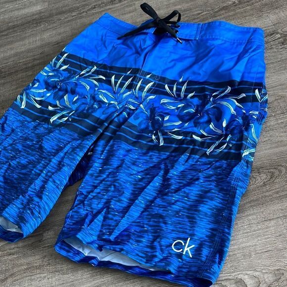 Calvin Klein Aloha Blue Swim-trunks NEW - Picture 1 of 2
